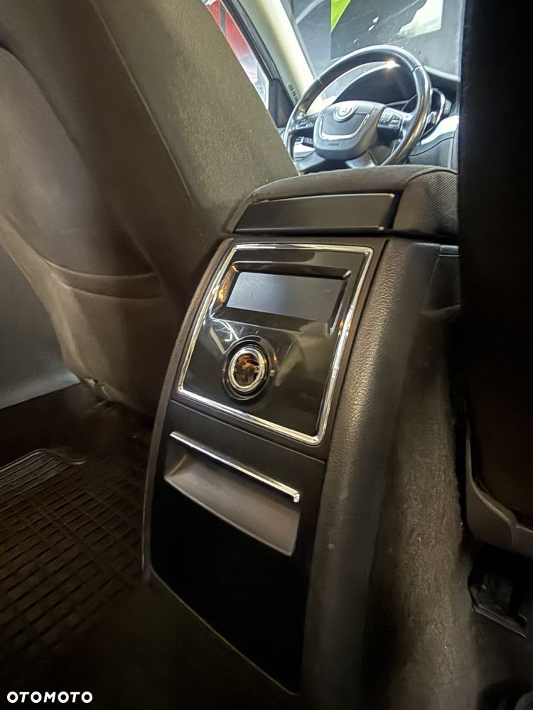 Skoda Superb 1.6 TDI GreenLine - 10