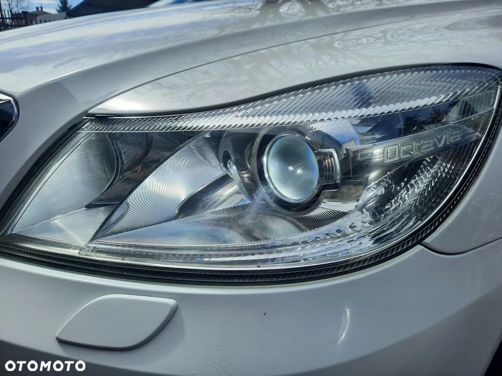 Skoda Octavia 2.0 TDI CR DPF RS - 27