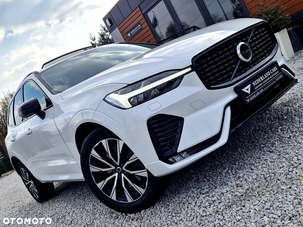 Volvo XC 60 B4 D Plus Dark - 4