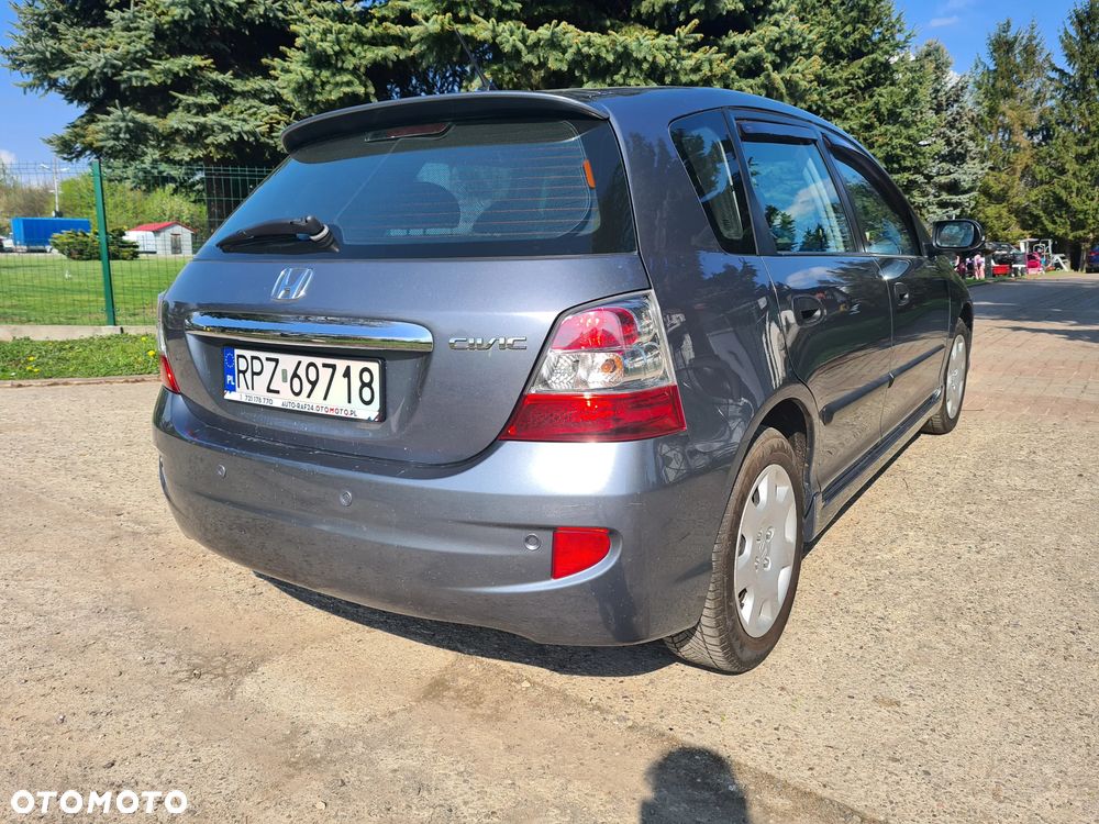 Honda Civic 1.6i ES - 11