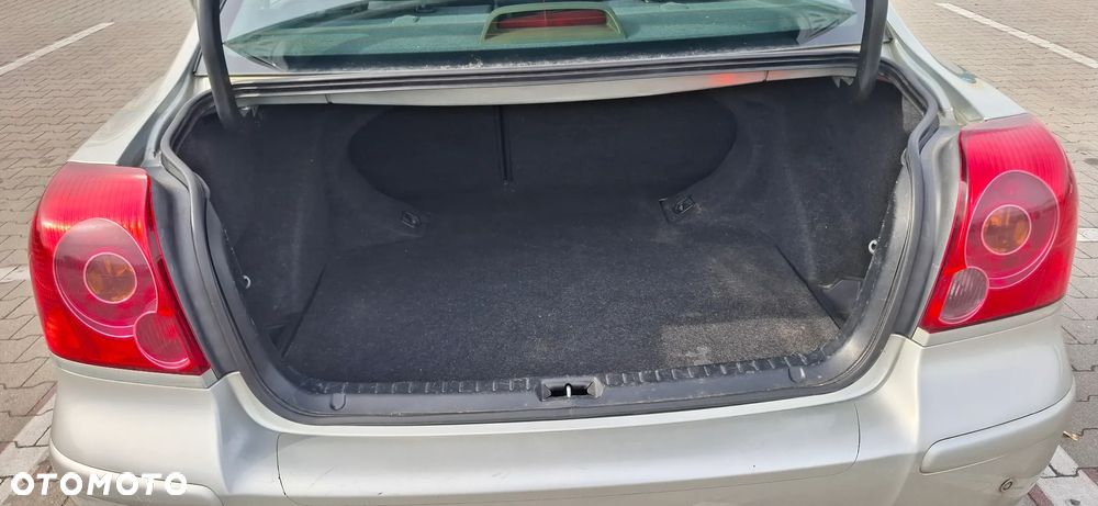 Toyota Avensis 2.0 D-4D - 4