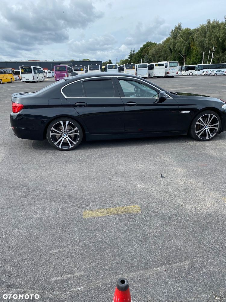 BMW Seria 5 525d - 7