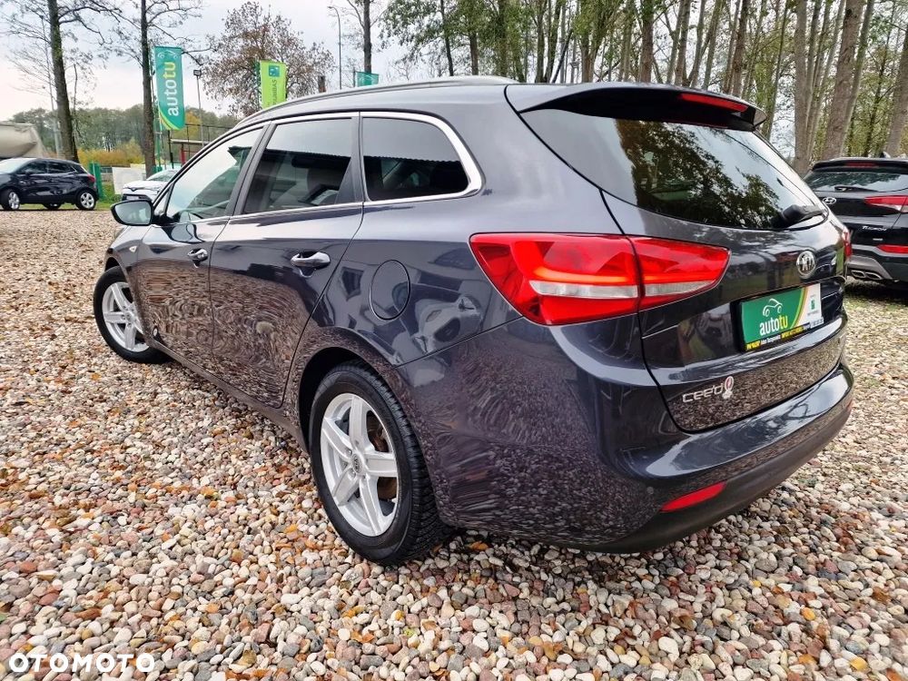 Kia Ceed - 4