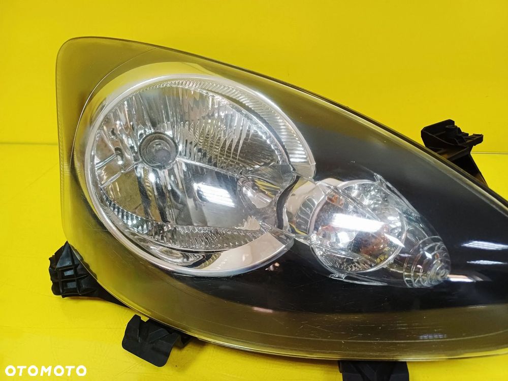 REFLEKTOR LAMPA PRAWY PRZÓD TOYOTA AYGO I 81110-0H010 NR89 - 3