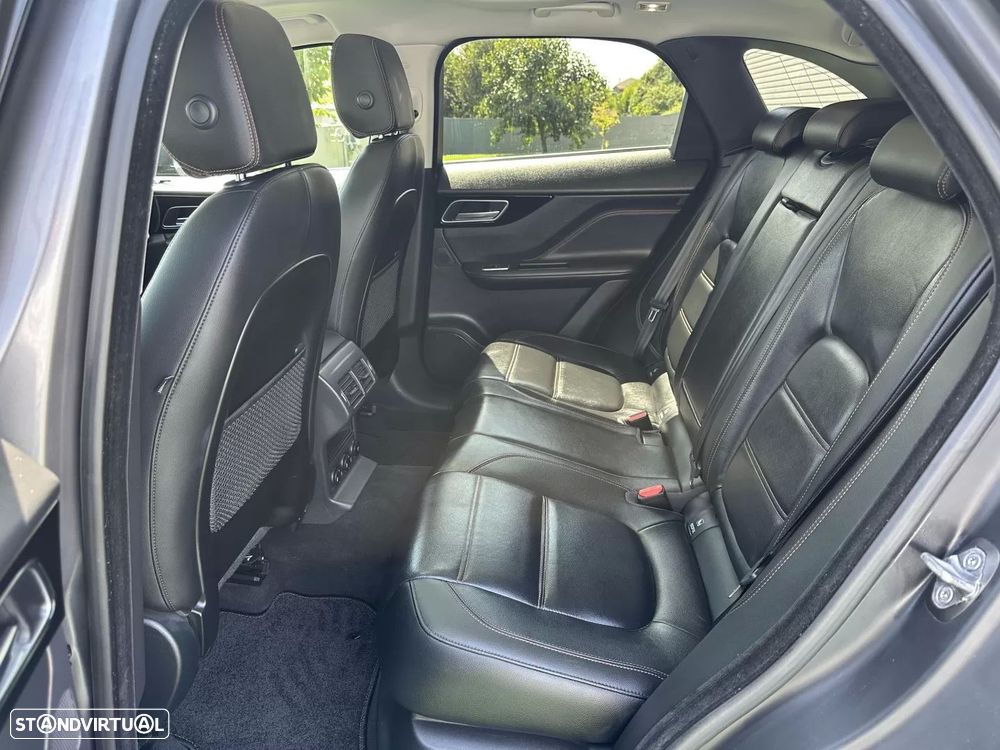 Jaguar F-Pace 20d AWD Aut. R-Sport - 32