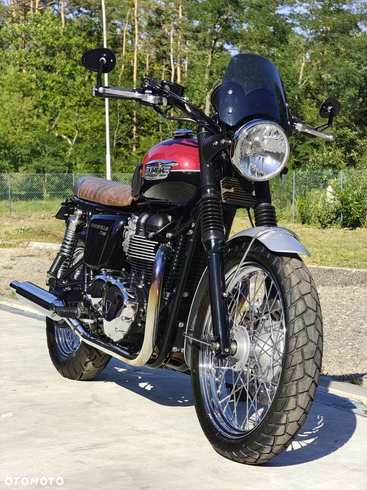 Triumph Bonneville - 7