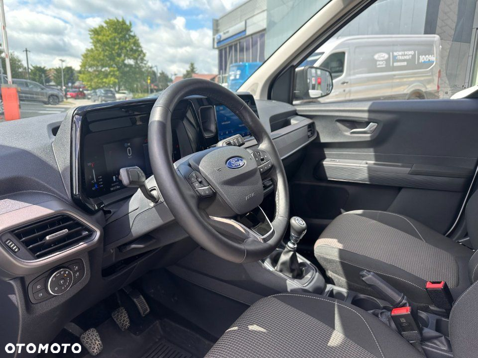 Ford Tourneo Courier - 13