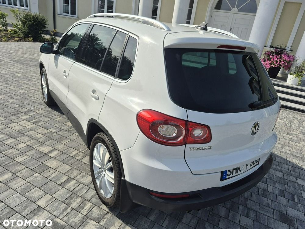 Volkswagen Tiguan - 8