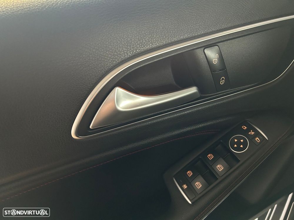 Mercedes-Benz A 45 AMG 4-Matic - 31