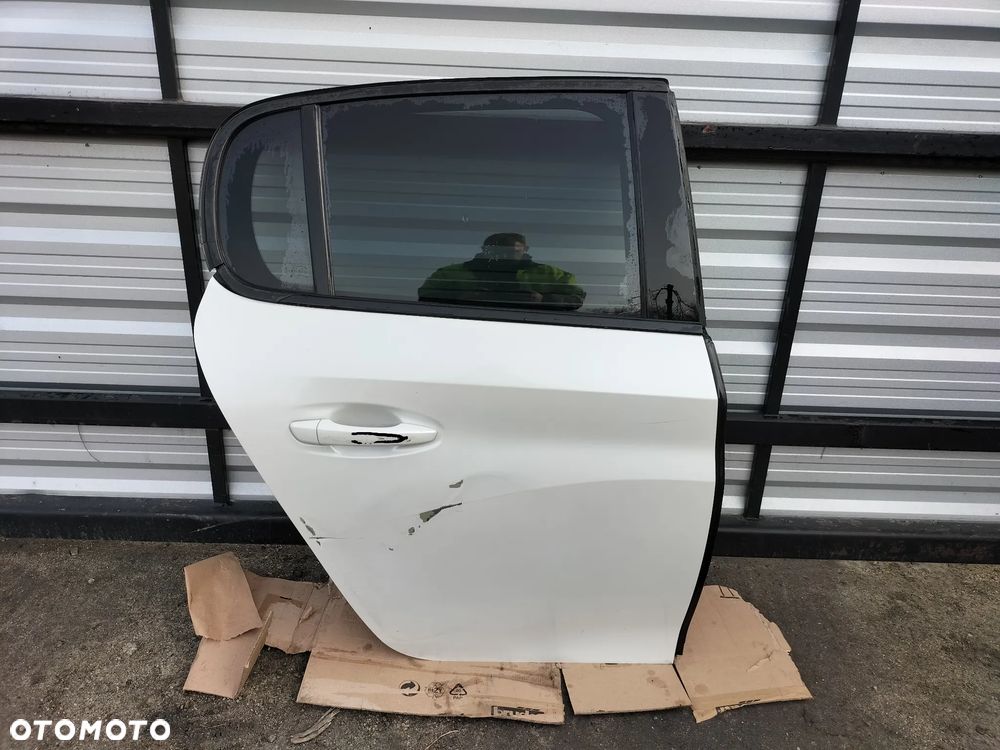 DRZWI PRAWY TYŁ PEUGEOT 208 II   2019- - 2
