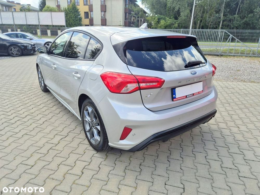 Ford Focus 1.0 EcoBoost Hybrid ST-LINE - 12