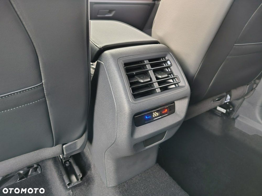 Volkswagen Tiguan - 10