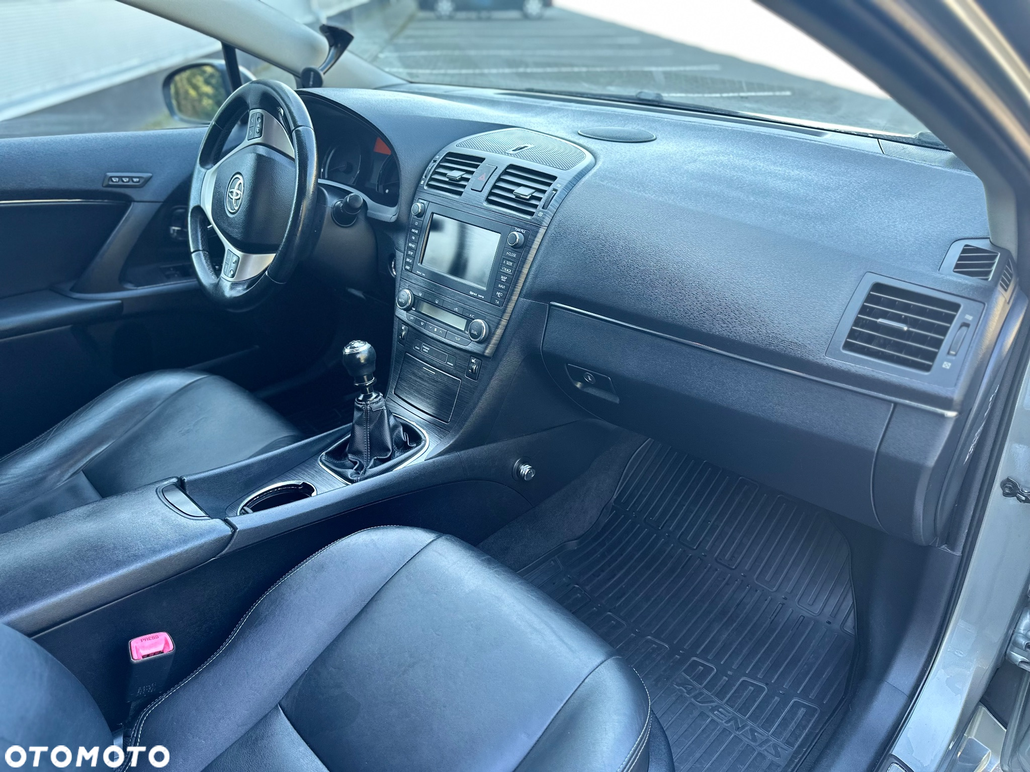 Toyota Avensis - 10