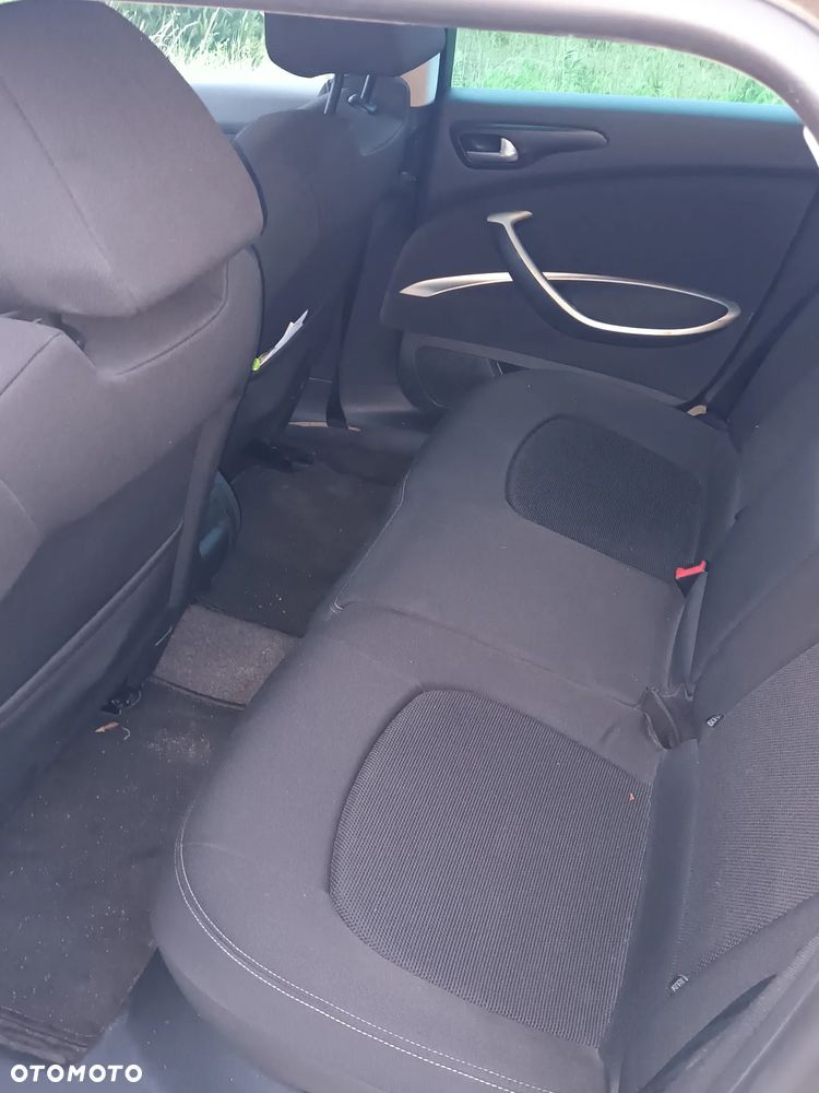 Citroën C5 1.6 HDi Attraction - 9