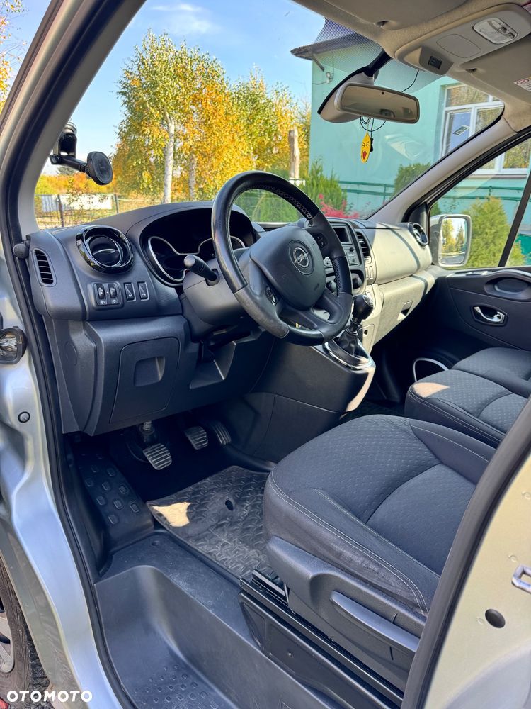 Opel Vivaro - 8