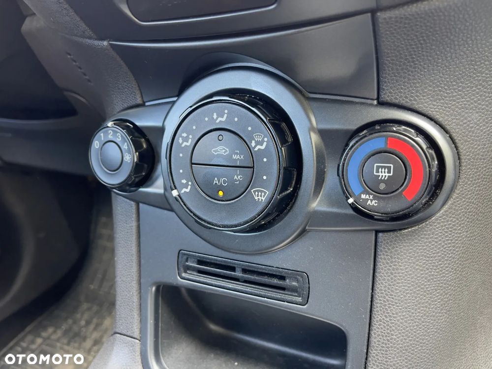 Ford Fiesta - 15