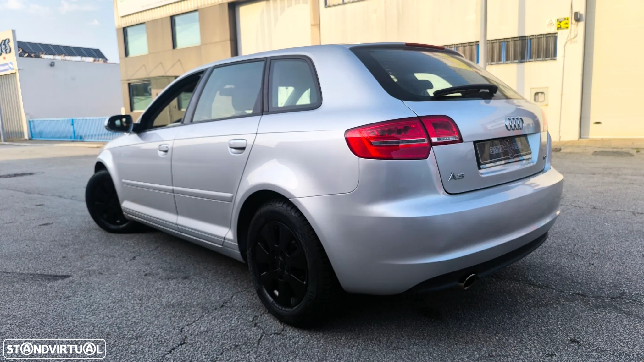 Audi A3 Sportback 1.6 TDI Attraction Business Line - 10