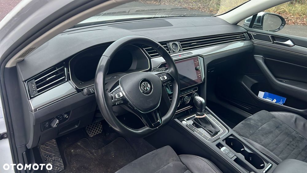 Volkswagen Passat 2.0 TDI SCR DSG Highline - 6