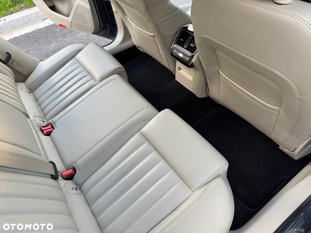 Skoda Superb 1.8 TSI L&K DSG - 11