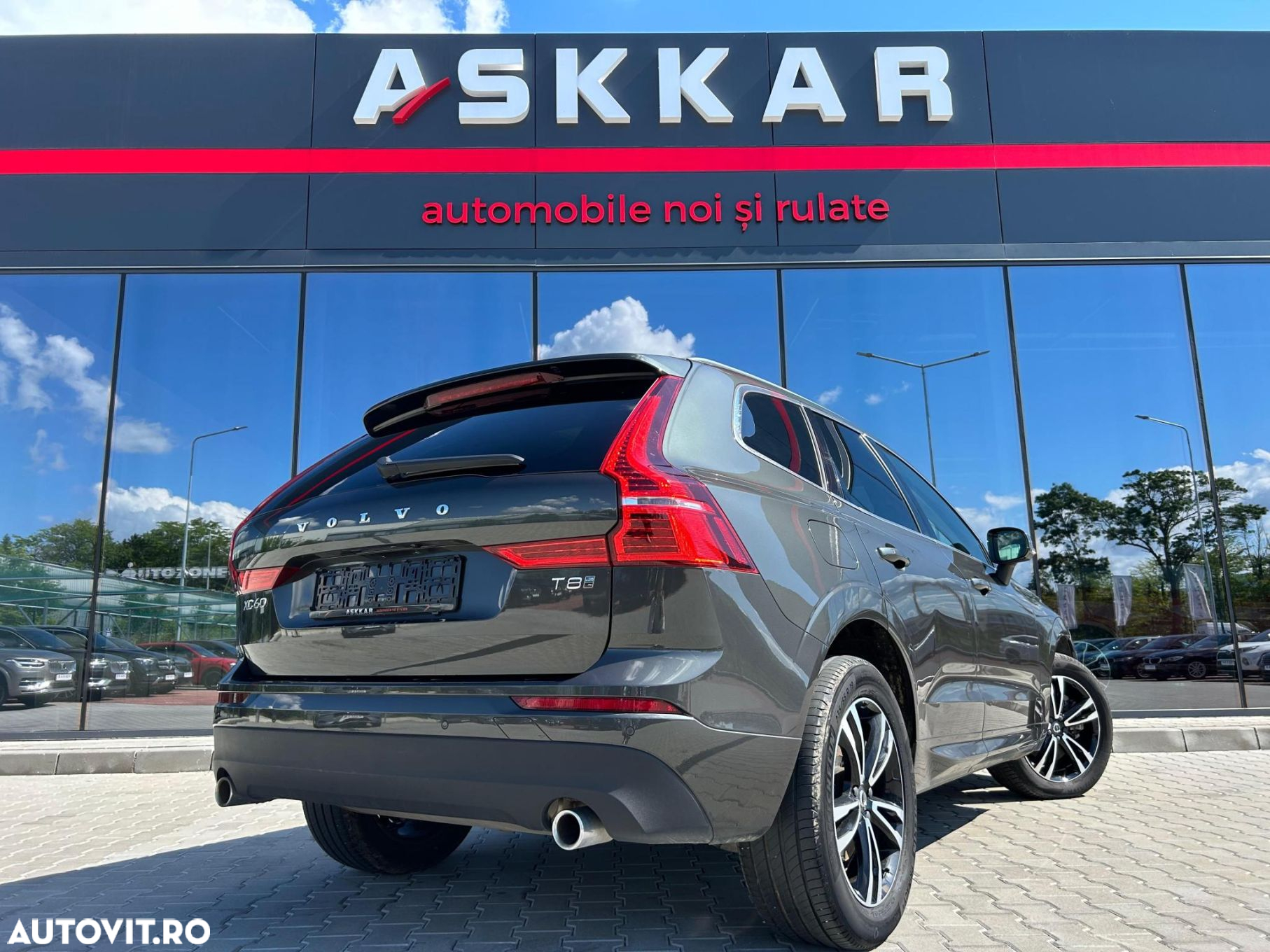 Volvo XC 60 T8 Twin Engine AWD Geartronic Momentum - 5
