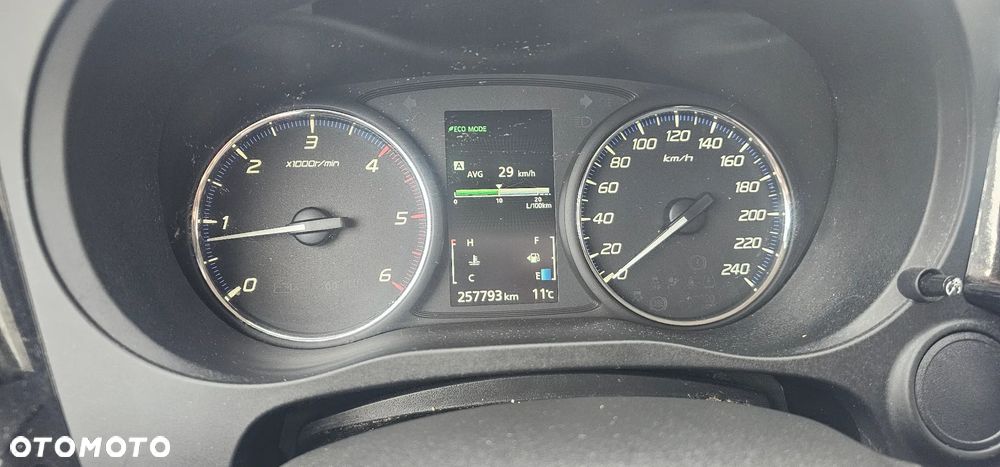 Mitsubishi Outlander 2.2 DID Intense + - 7