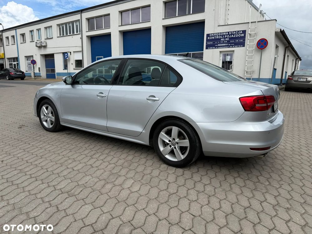 Volkswagen Jetta 2.0 TDI DPF Comfortline - 6