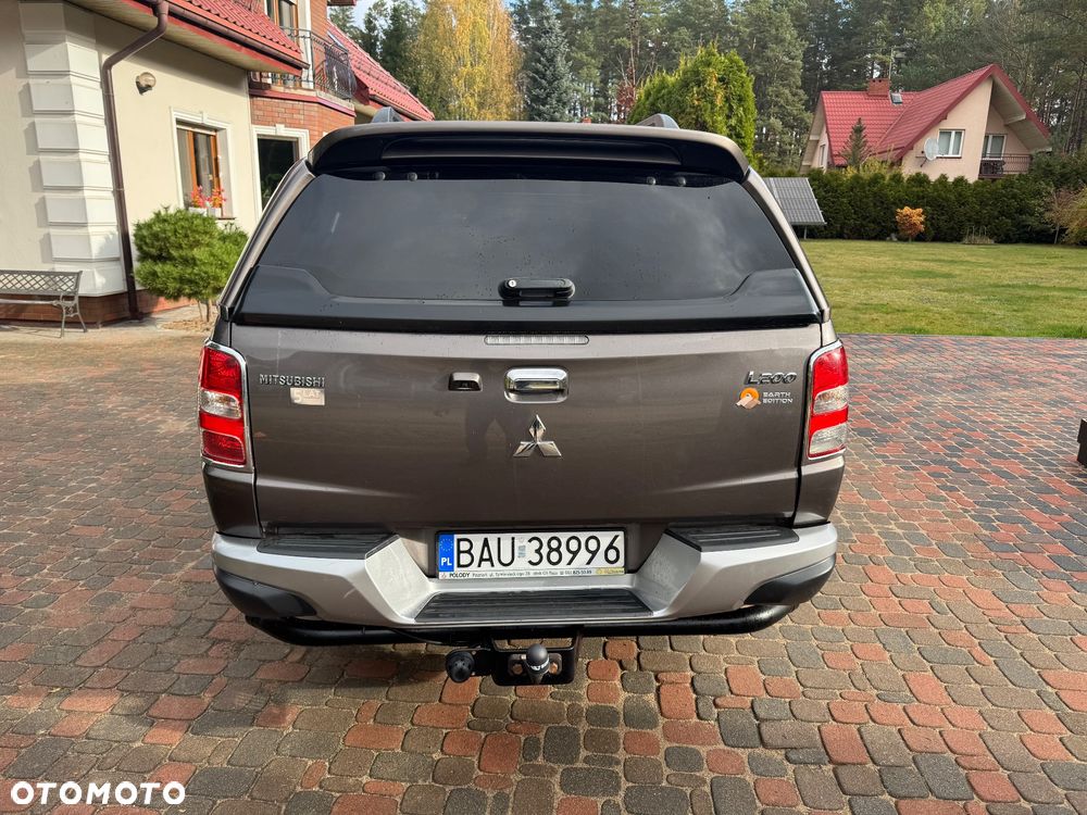 Mitsubishi L200 2.4 d DC Instyle Premiere Edition - 4