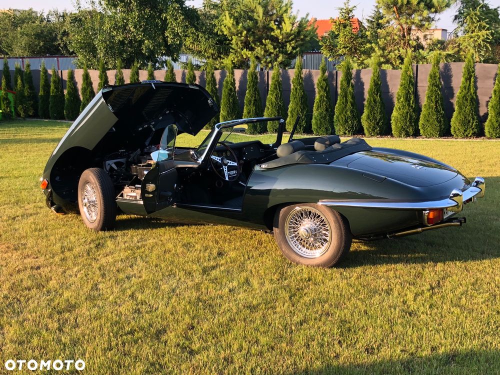 Jaguar E-Type - 11