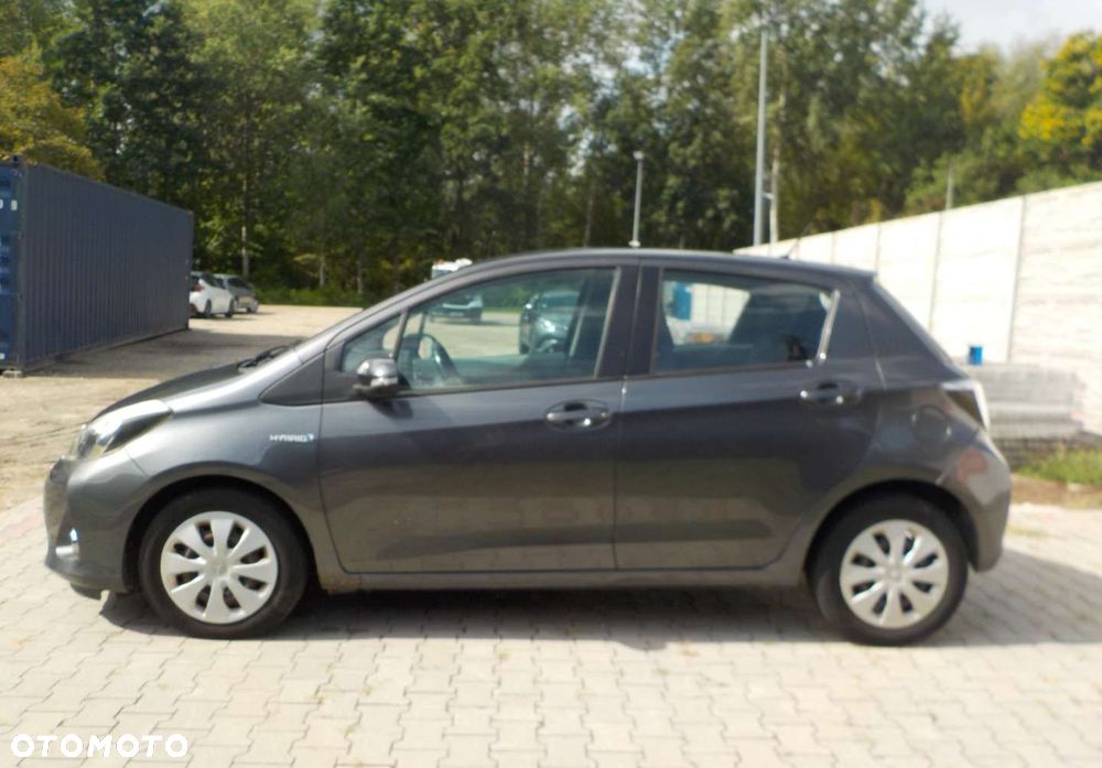 Toyota Yaris Hybrid 100 Dynamic EU6 - 11
