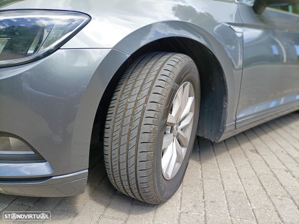 VW Passat Variant 1.6 TDI Confortline DSG - 5