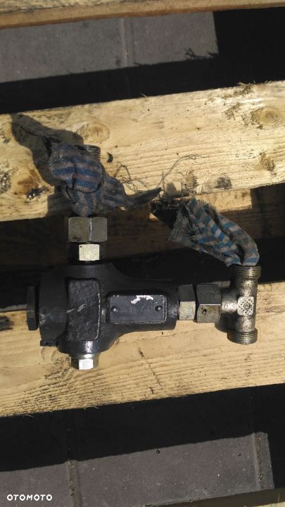 Kostka zawór rozdzielacza Kramer 320 318 3D 188 - 2