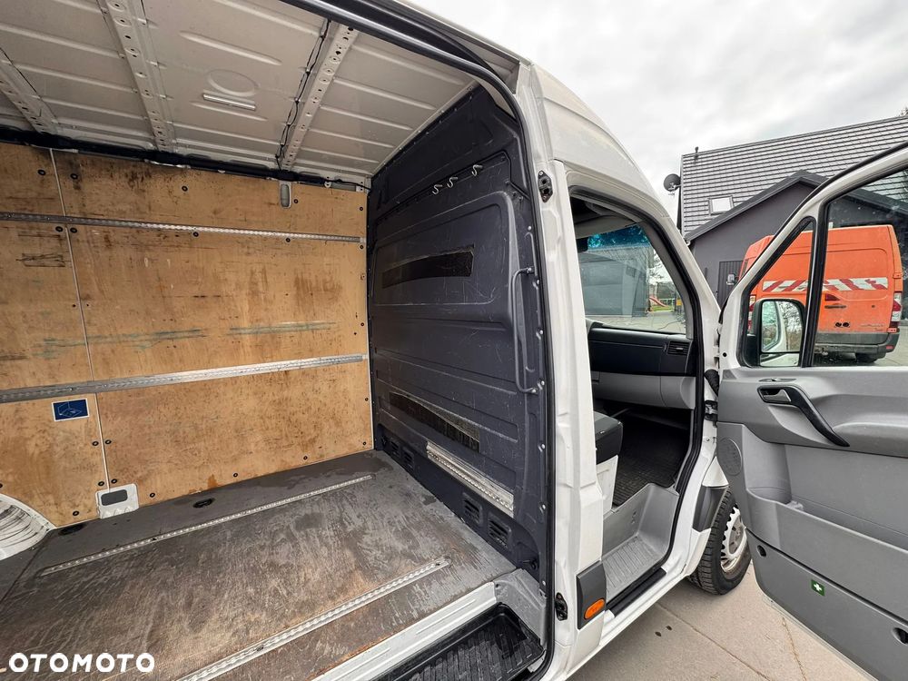 Volkswagen CRAFTER ŚREDNI PO LIFTOWY KLIMATYZACJA - 25