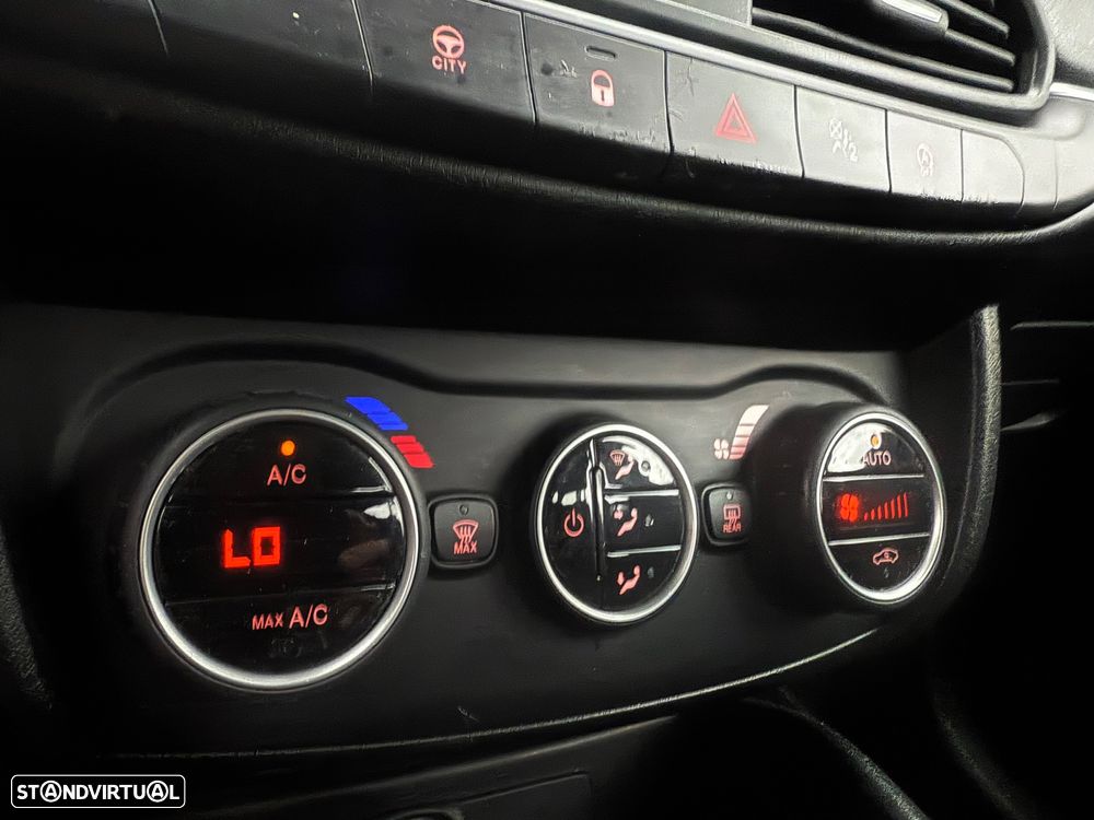 Fiat Tipo Station Wagon 1.3 M-Jet Lounge - 17