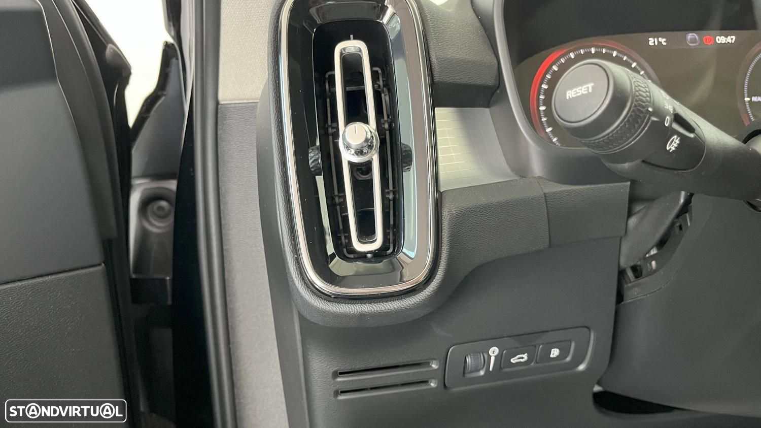Volvo XC 40 1.5 T5 PHEV Momentum Plus - 13