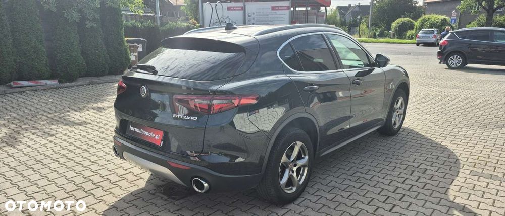 Alfa Romeo Stelvio - 6