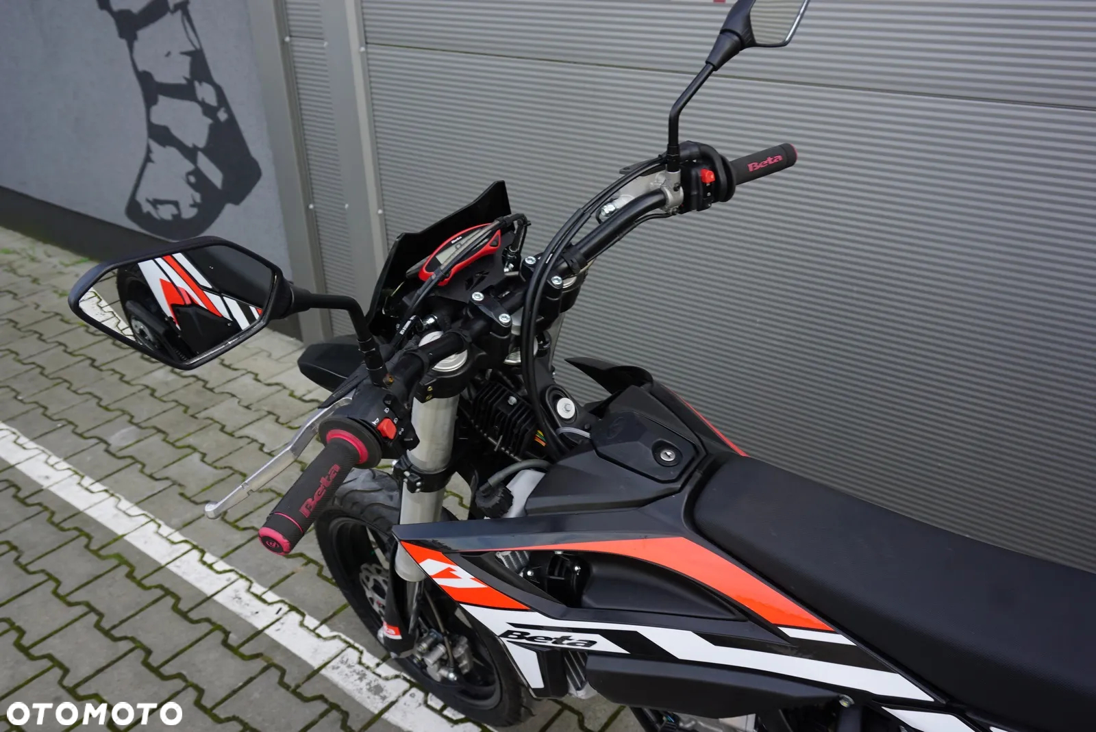 Beta RR - 8
