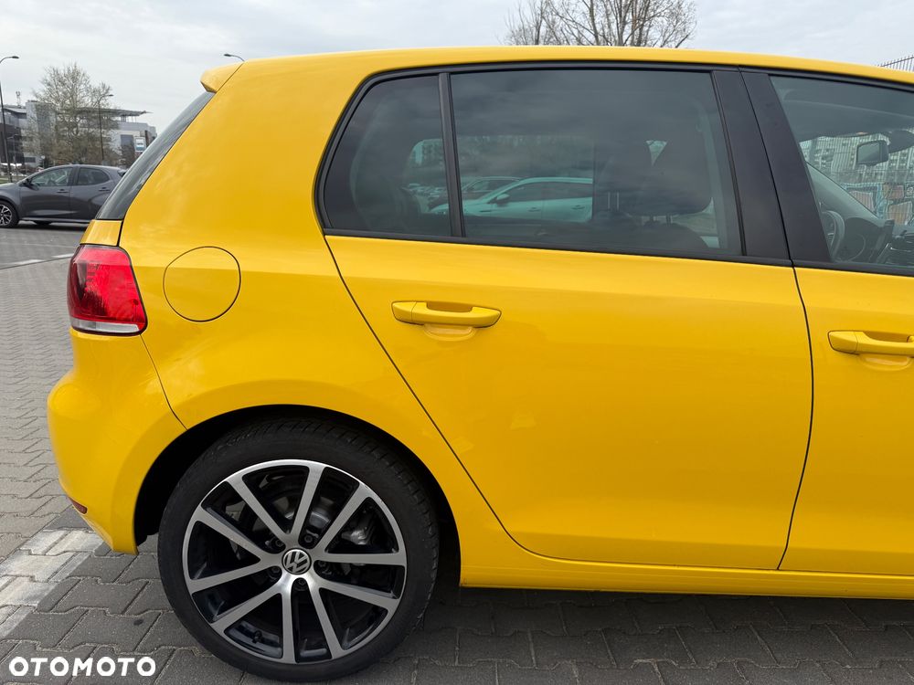 Volkswagen Golf 2.0 TDI DPF DSG Highline - 17