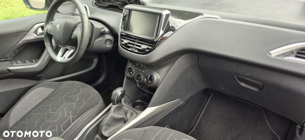Peugeot 2008 - 13