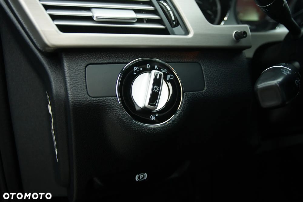 Mercedes-Benz Klasa E 350 CGI BlueEFFICIENCY 7G-TRONIC Avantgarde - 20