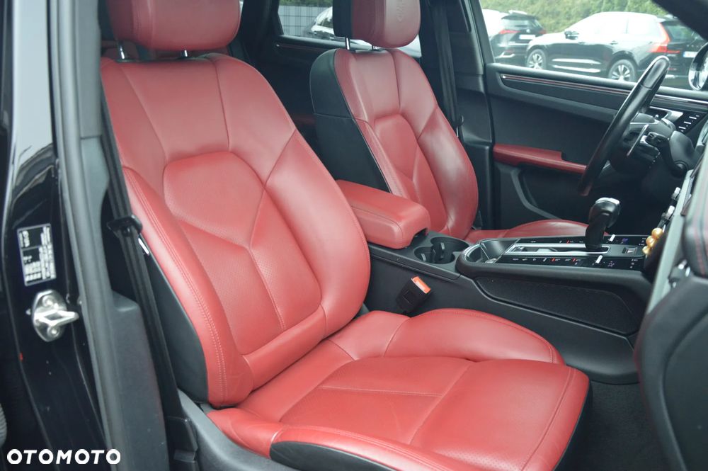 Porsche Macan T - 17