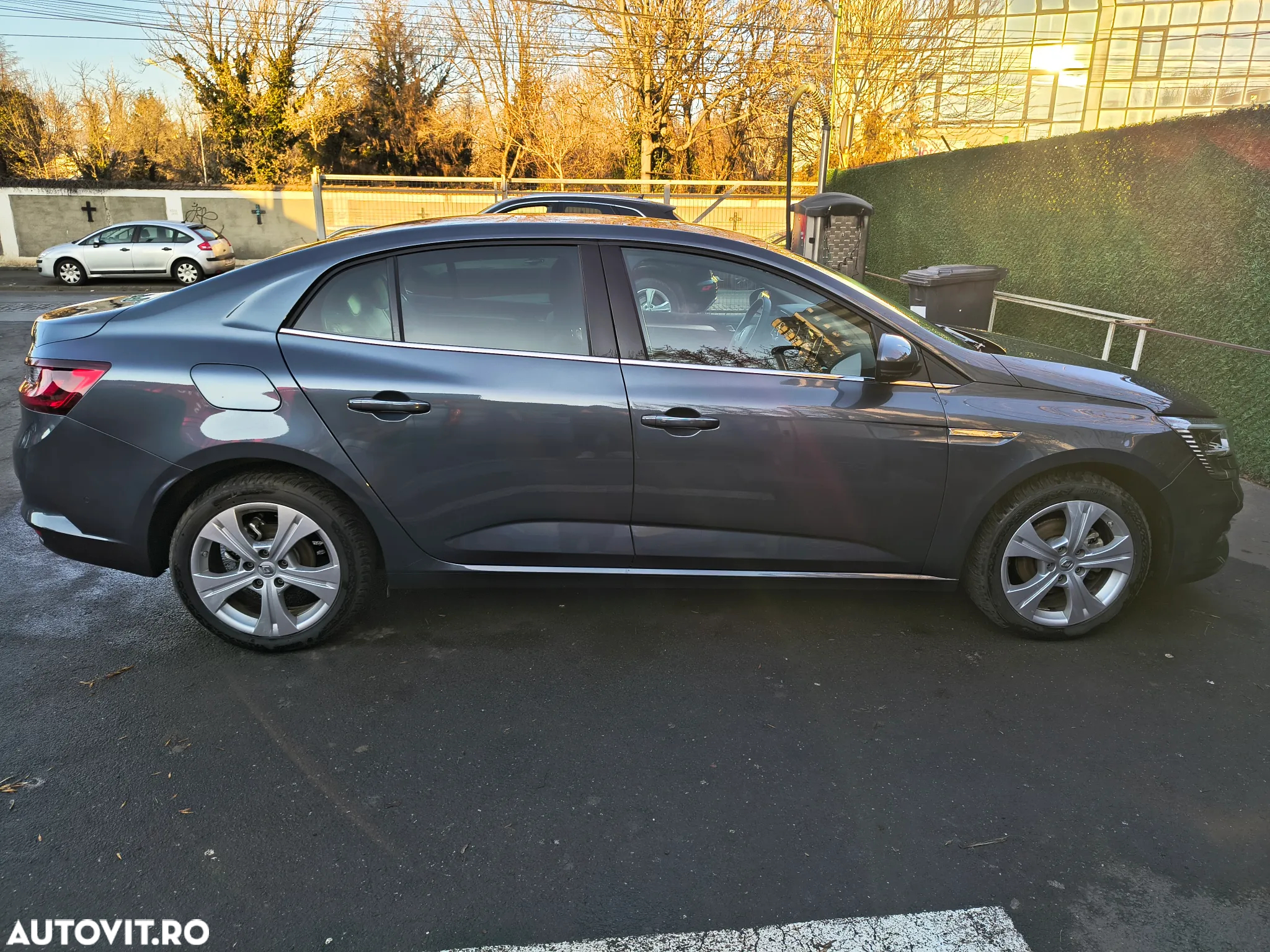 Renault Megane TCe 140 GPF Techno - 4