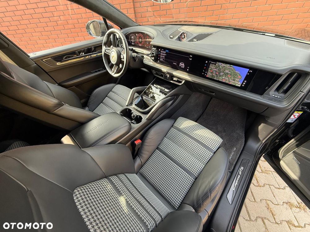 Porsche Cayenne GTS - 17