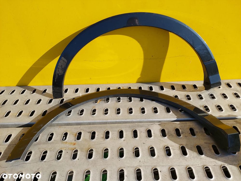 AUDI Q3 83A listwa na błotnik LY9T - 3