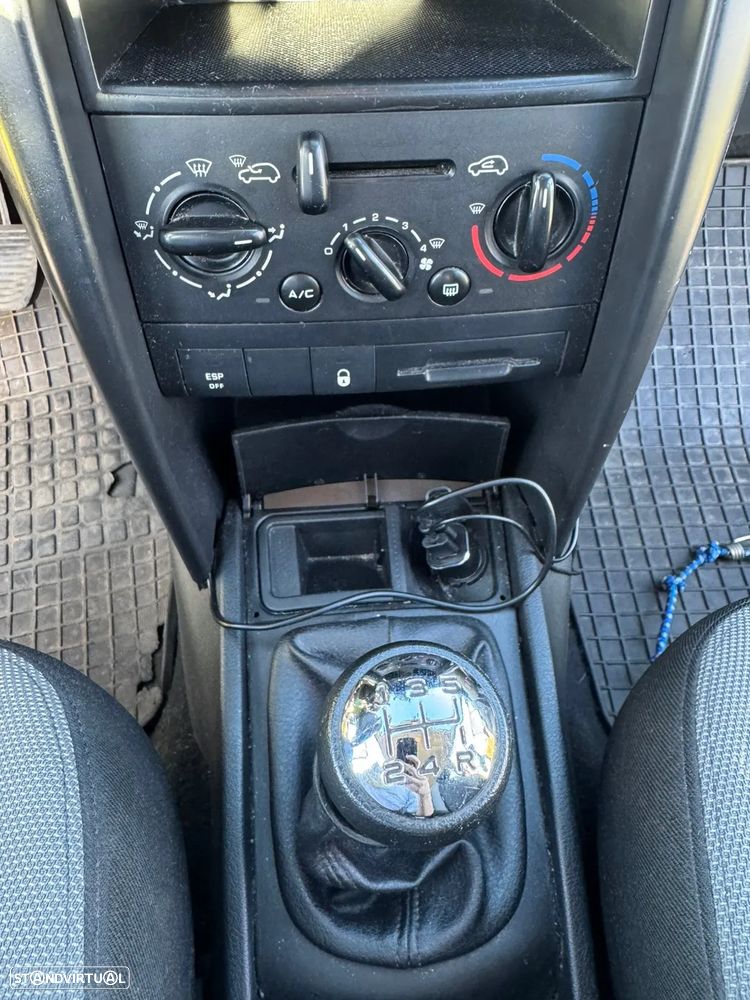 Peugeot 207 1.4 16V Active - 8