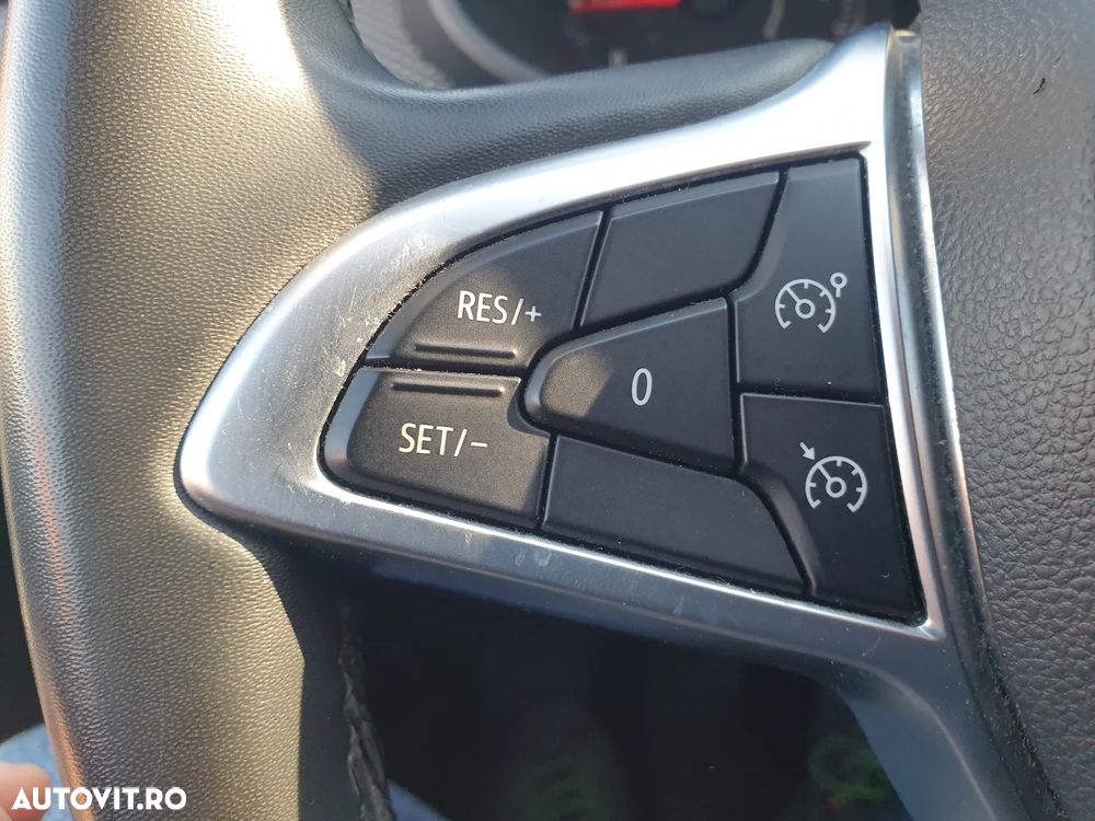 Dacia Logan TCe 90 MT6 Prestige - 32