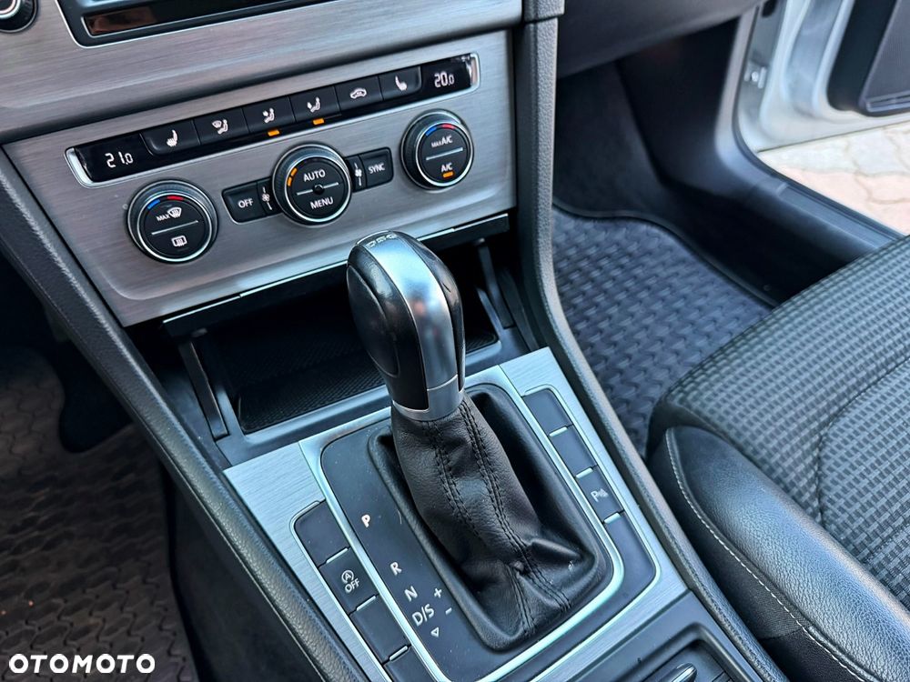 Volkswagen Golf 2.0 TDI BMT Highline DSG - 39