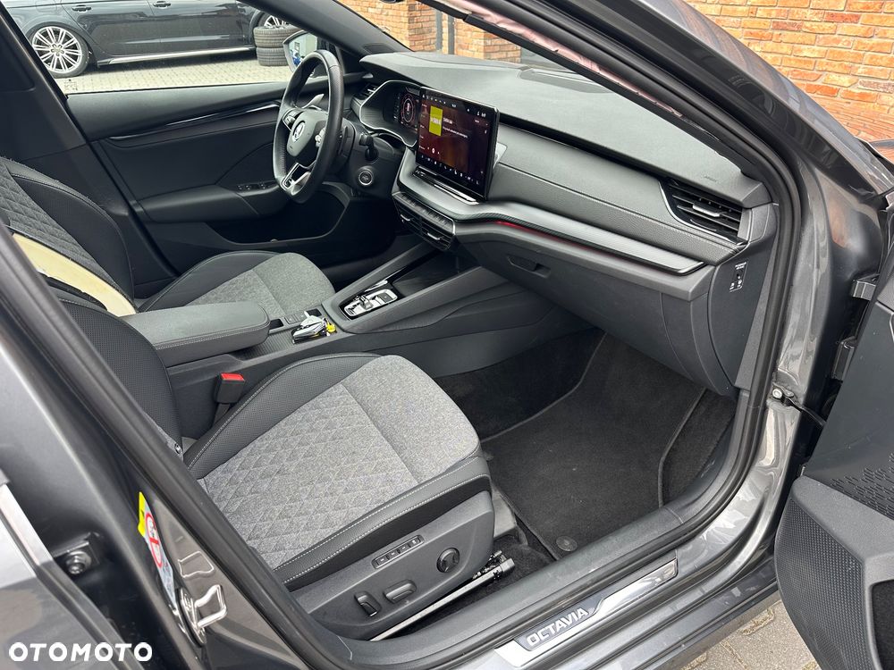 Skoda Octavia 1.5 TSI mHEV DSG Sportline - 17