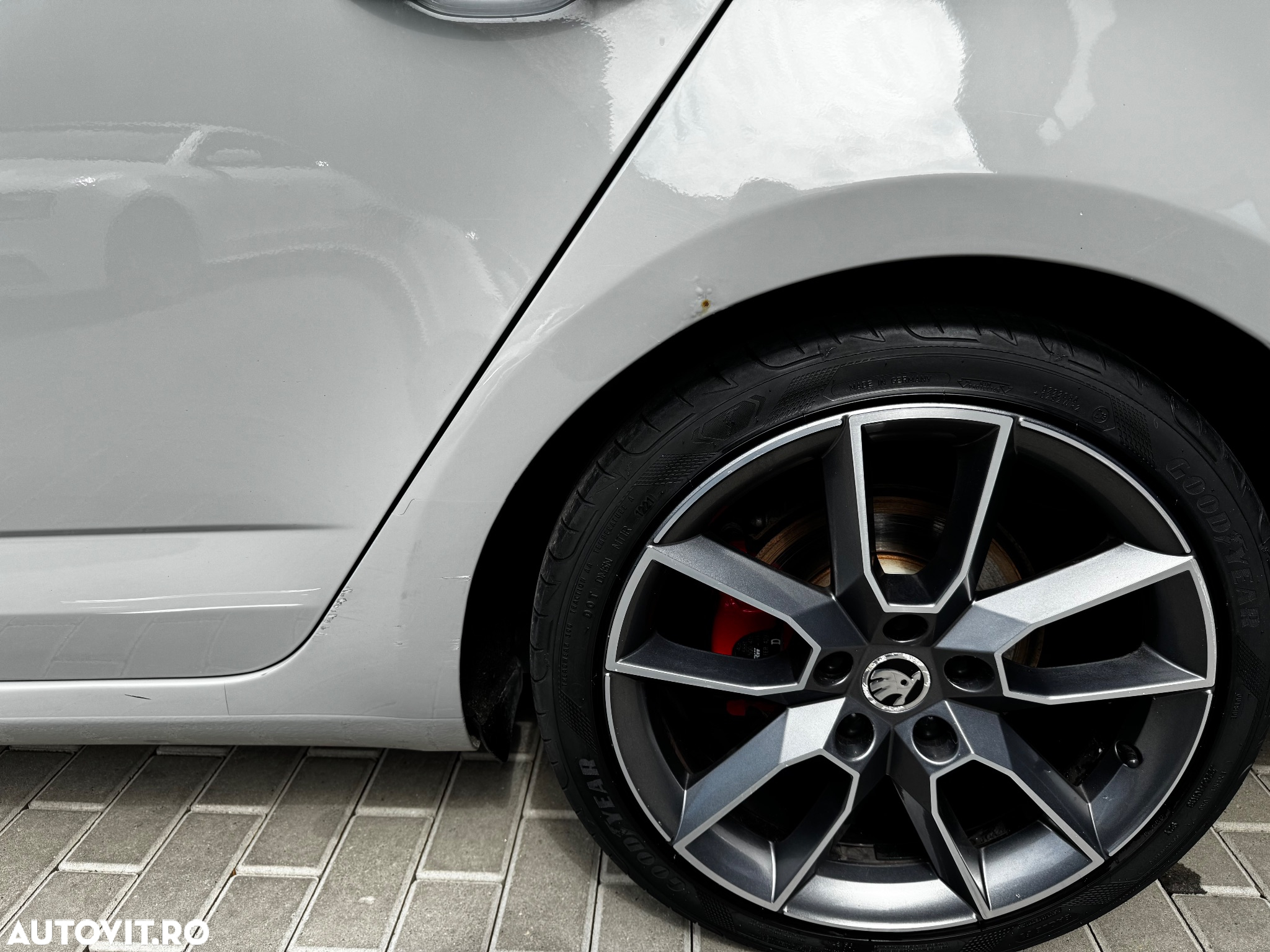 Skoda Octavia 2.0 230 TSI DSG RS - 7