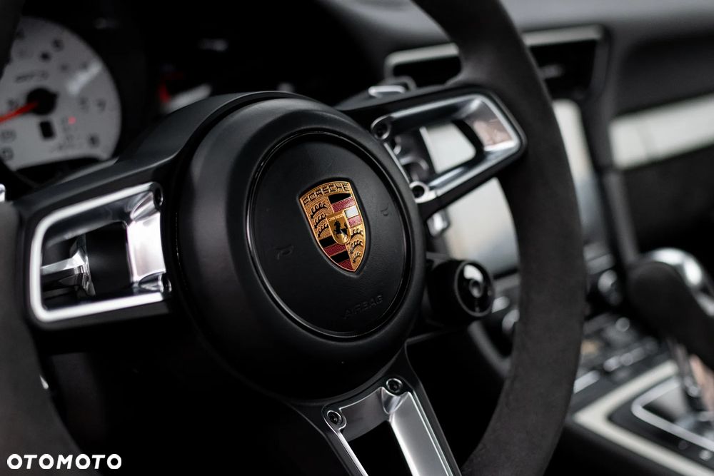 Porsche 911 Carrera GTS PDK - 13