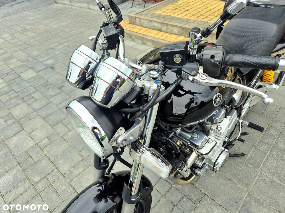 Yamaha XJR - 6